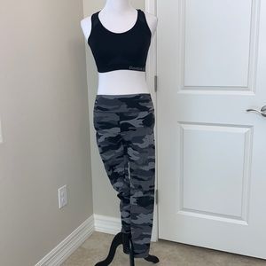 TWO PIECE SIZE SMALL ATHLETIC OUTFIT